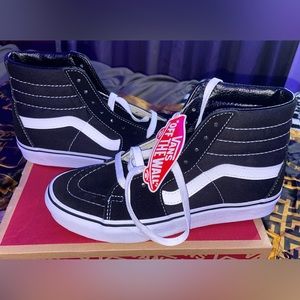 Black Vans Sk8-Hi🖤
